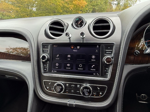Used Bentley Bentayga 2017 for sale - 76227740: Photo 22
