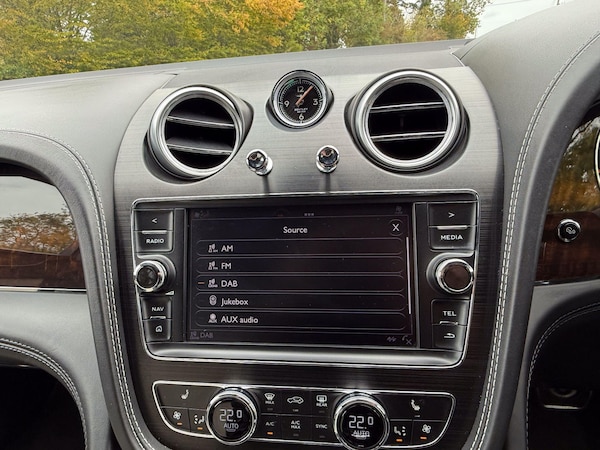 Used Bentley Bentayga 2017 for sale - 76227740: Photo 25