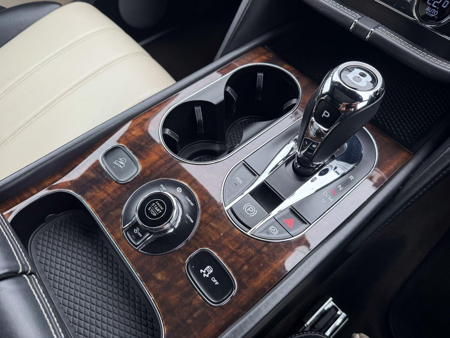 Used Bentley Bentayga 2017 for sale - 76227740: Photo 27