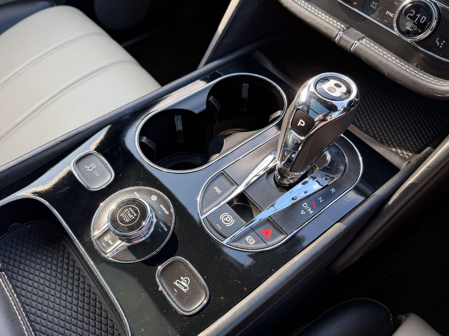 Used Bentley Bentayga 2017 for sale - 76227740: Photo 34