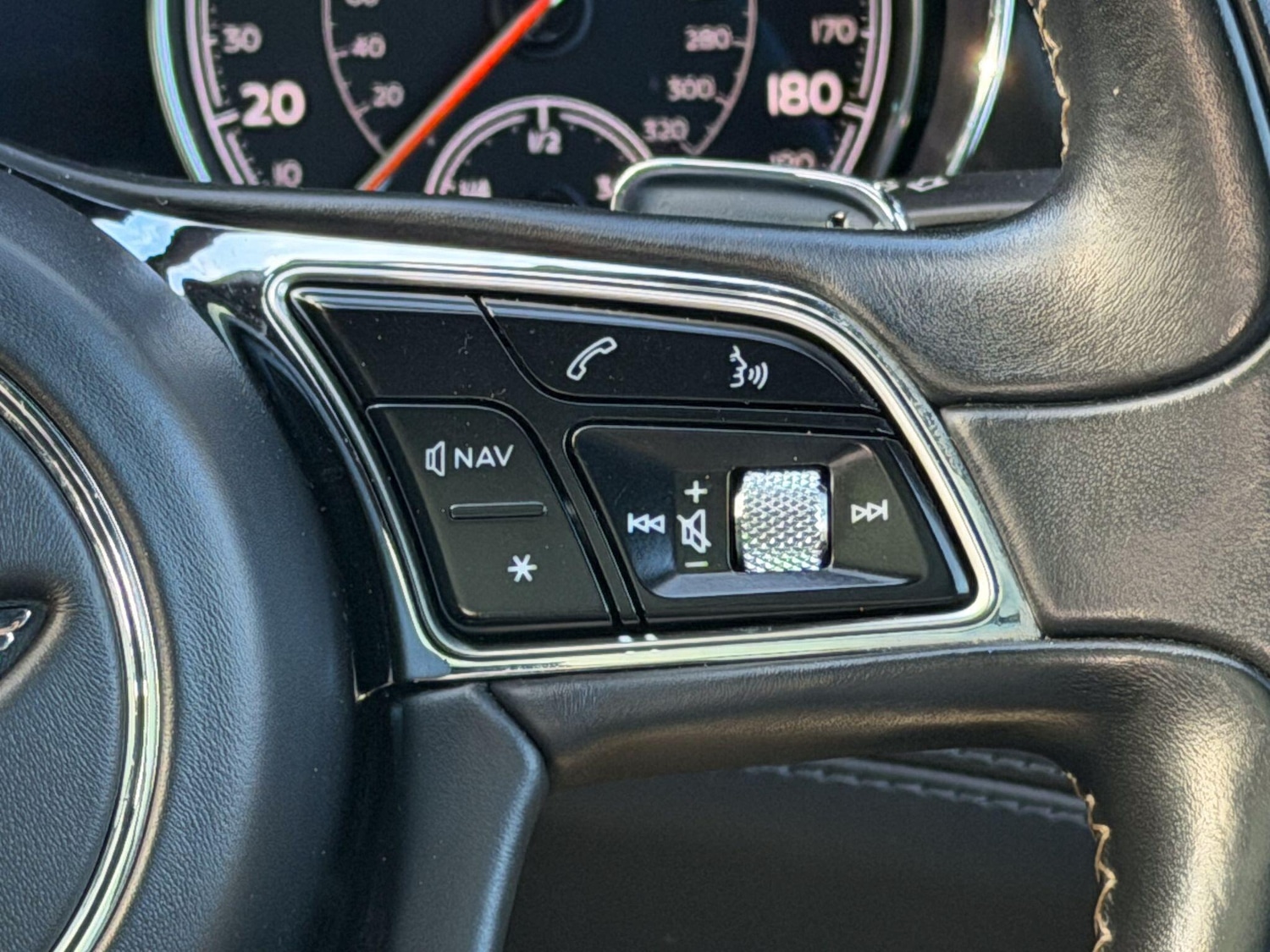 Used Bentley Bentayga 2017 for sale - 76227740: Photo 38