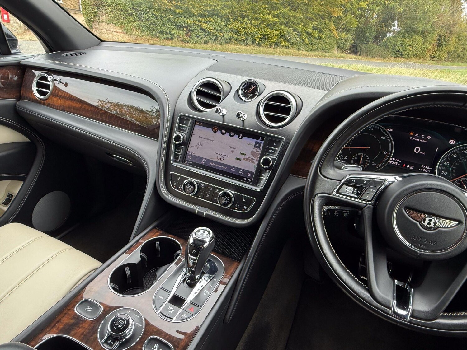 Used Bentley Bentayga 2017 for sale - 76227740: Photo 6