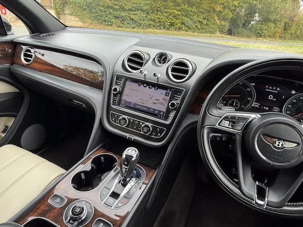 Used Bentley Bentayga 2017 for sale - 76227740: Photo 6