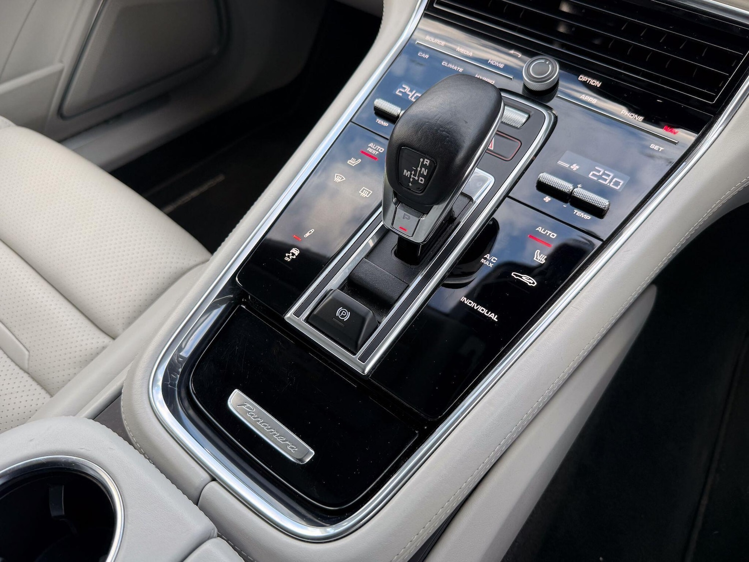 Used Porsche Panamera 2019 for sale - 77267895: Photo 28