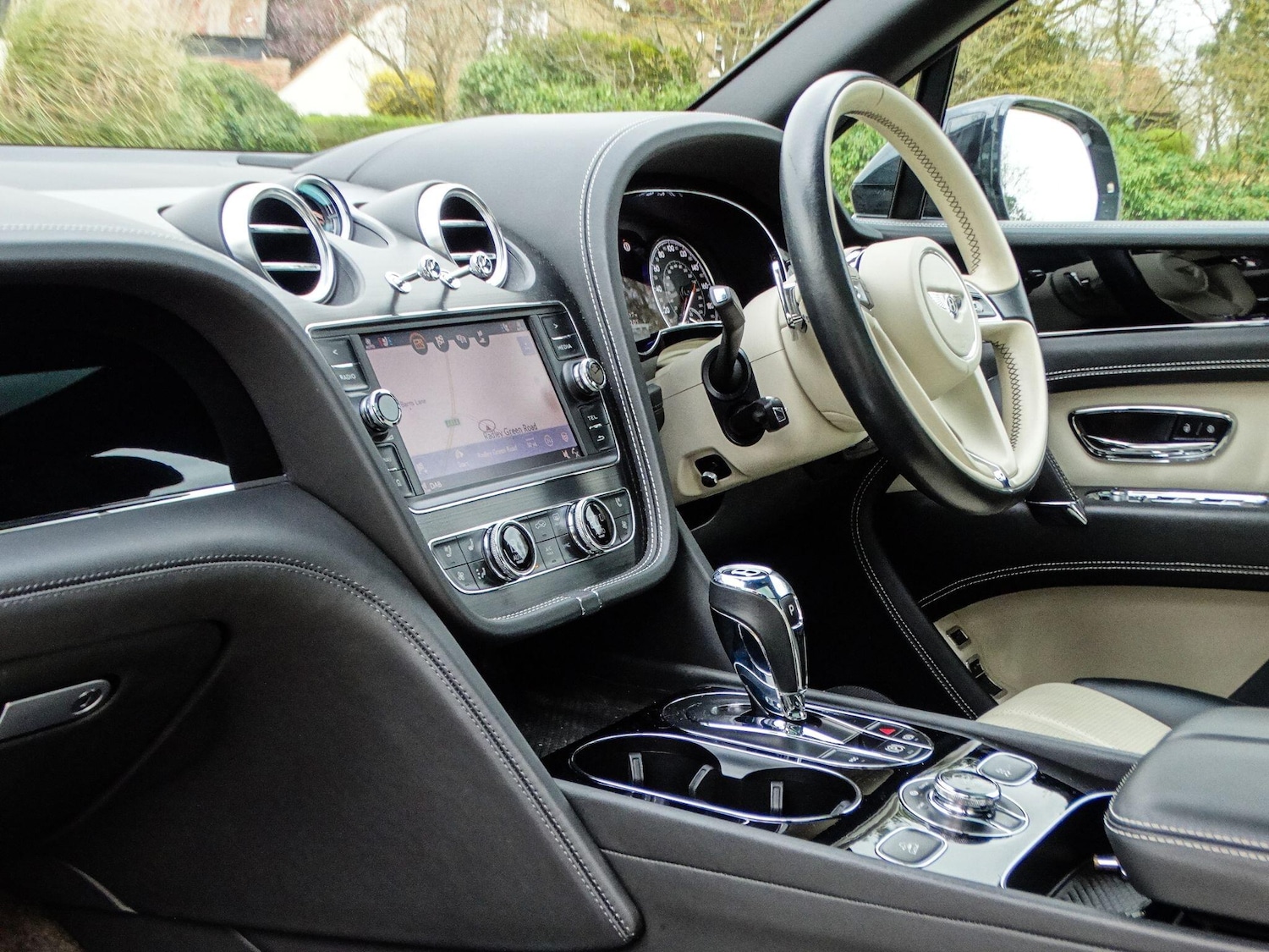 Used Bentley Bentayga 2019 for sale - 78020052: Photo 16