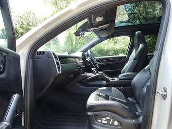 Used Porsche Cayenne 2019 for sale - 79106352: Photo