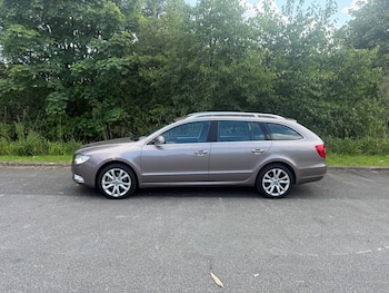 Used Skoda Superb 2013 for sale - 79253652: Photo