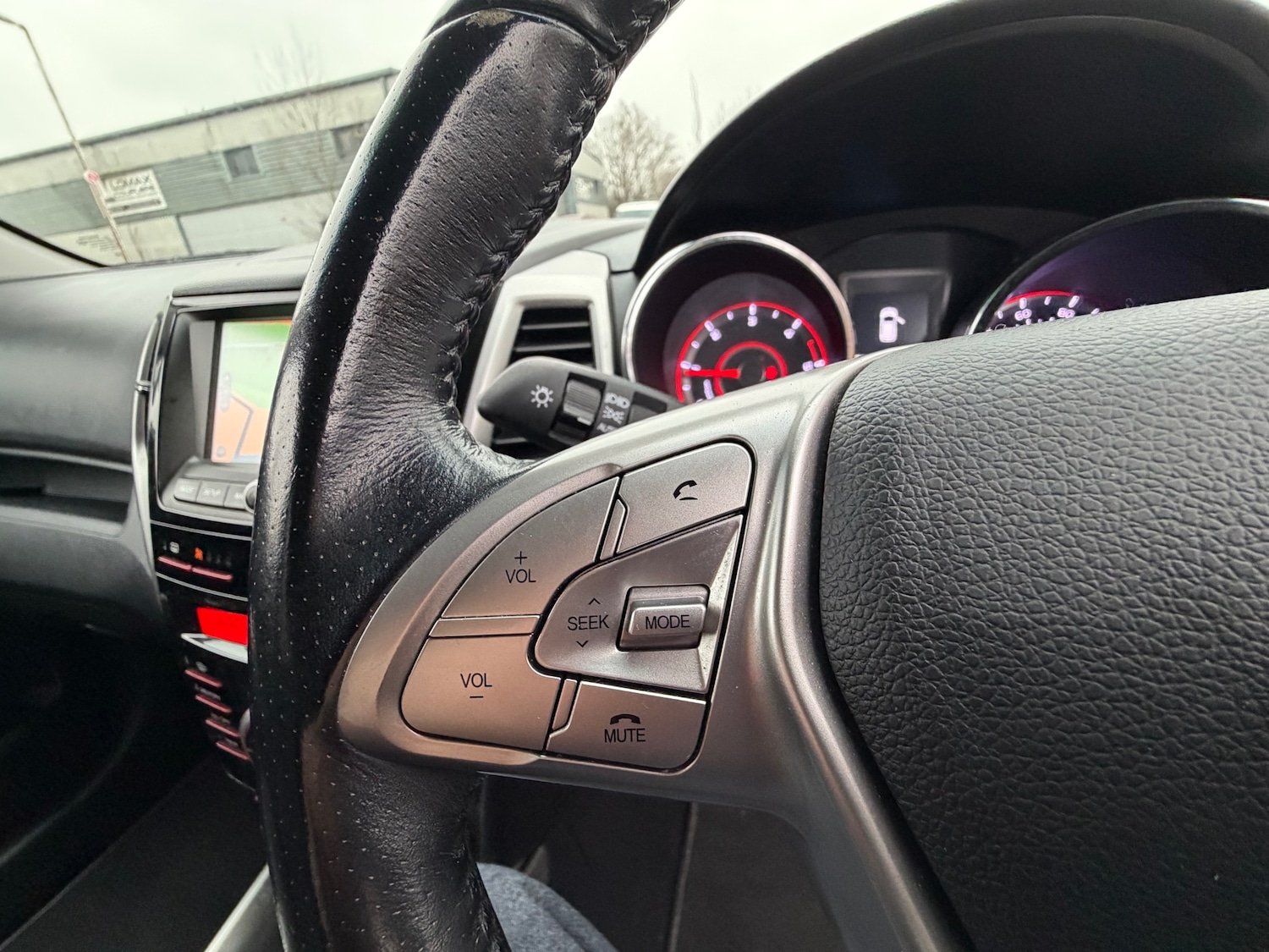 Used Ssangyong Tivoli 2015 for sale - 77350217: Photo 24