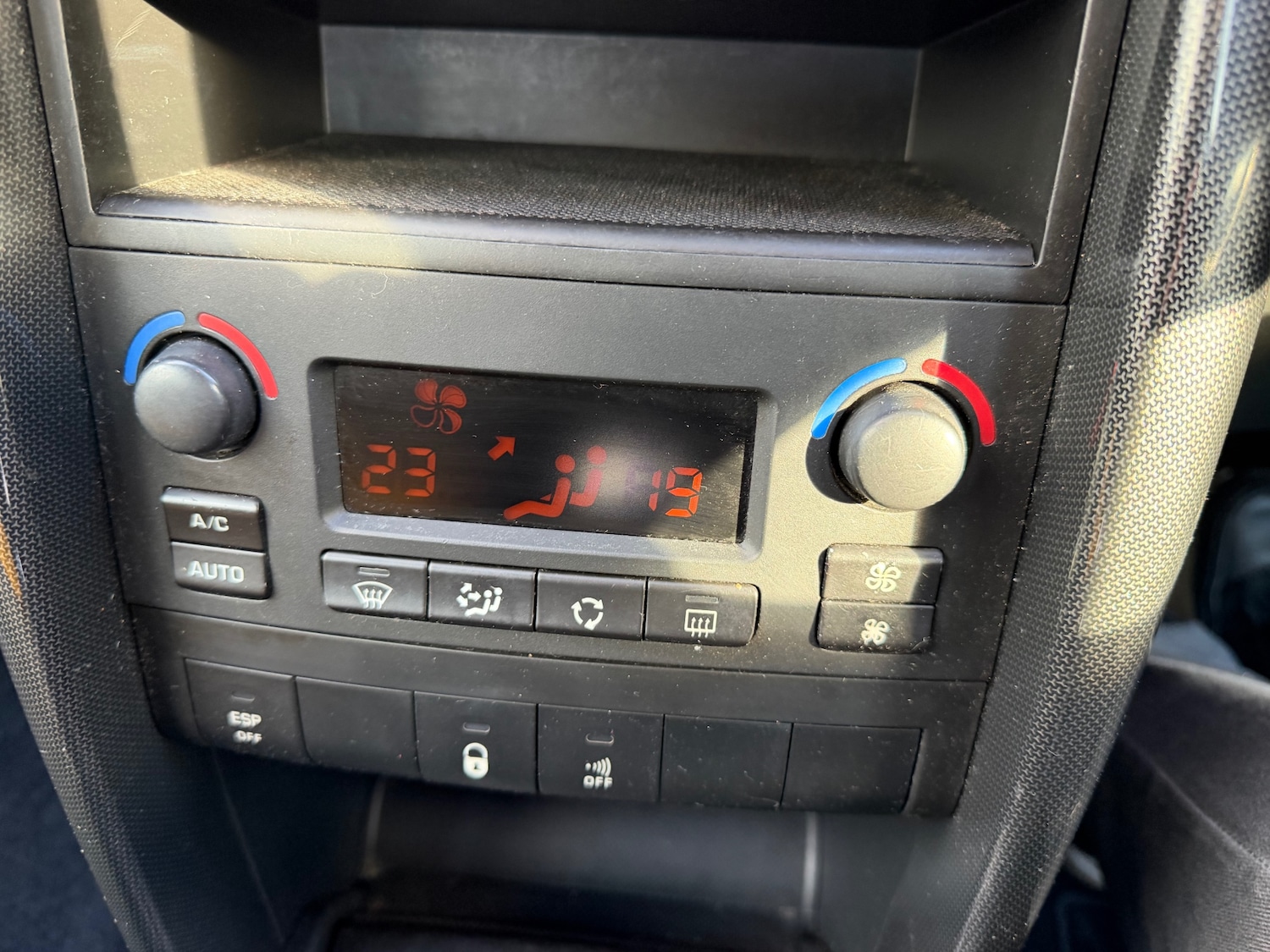 Used Peugeot 207 2007 for sale - 76682071: Photo 16