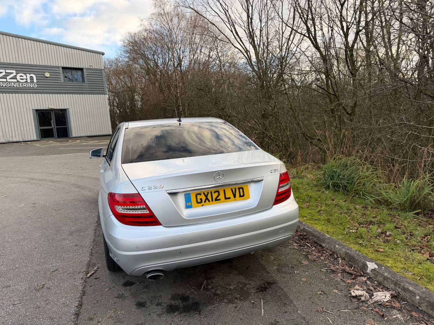 Used Mercedes-Benz C Class 2012 for sale - 77045985: Photo 2