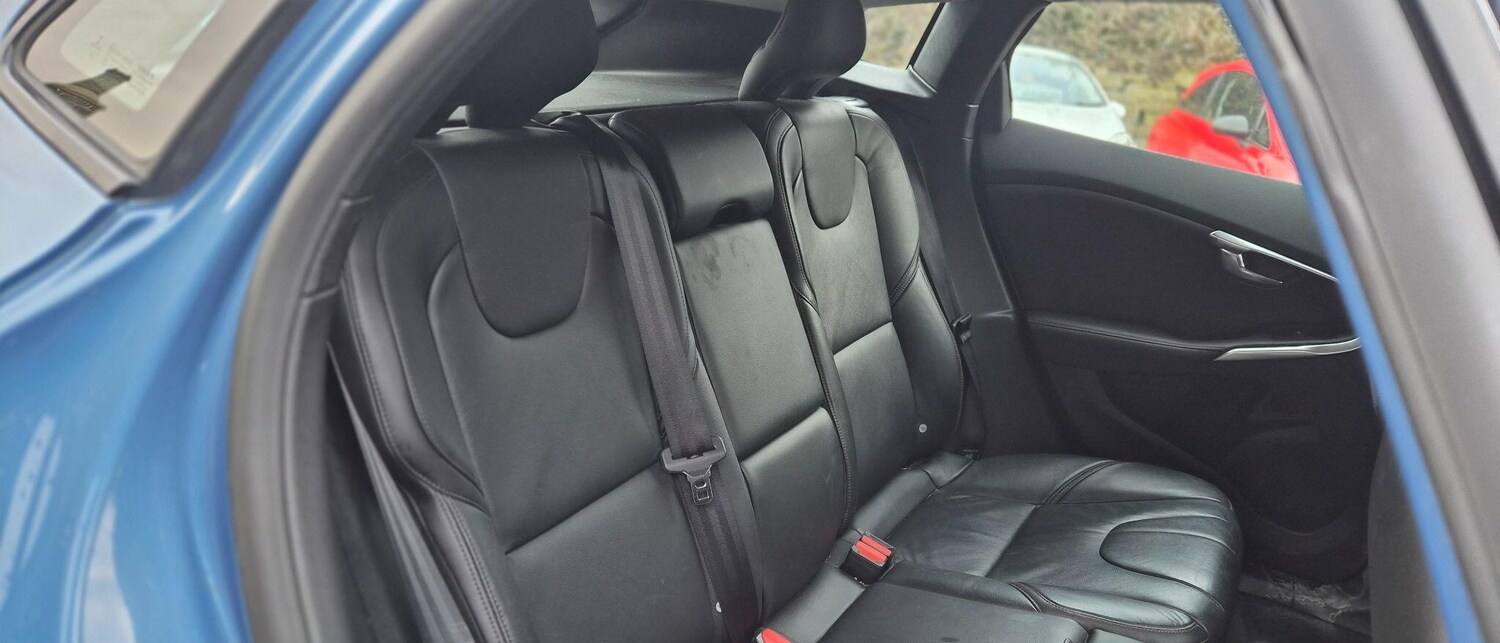 Used Volvo V40 Cross Country 2015 for sale - 76433237: Photo 17