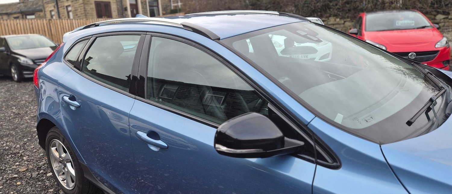 Used Volvo V40 Cross Country 2015 for sale - 76433237: Photo 26