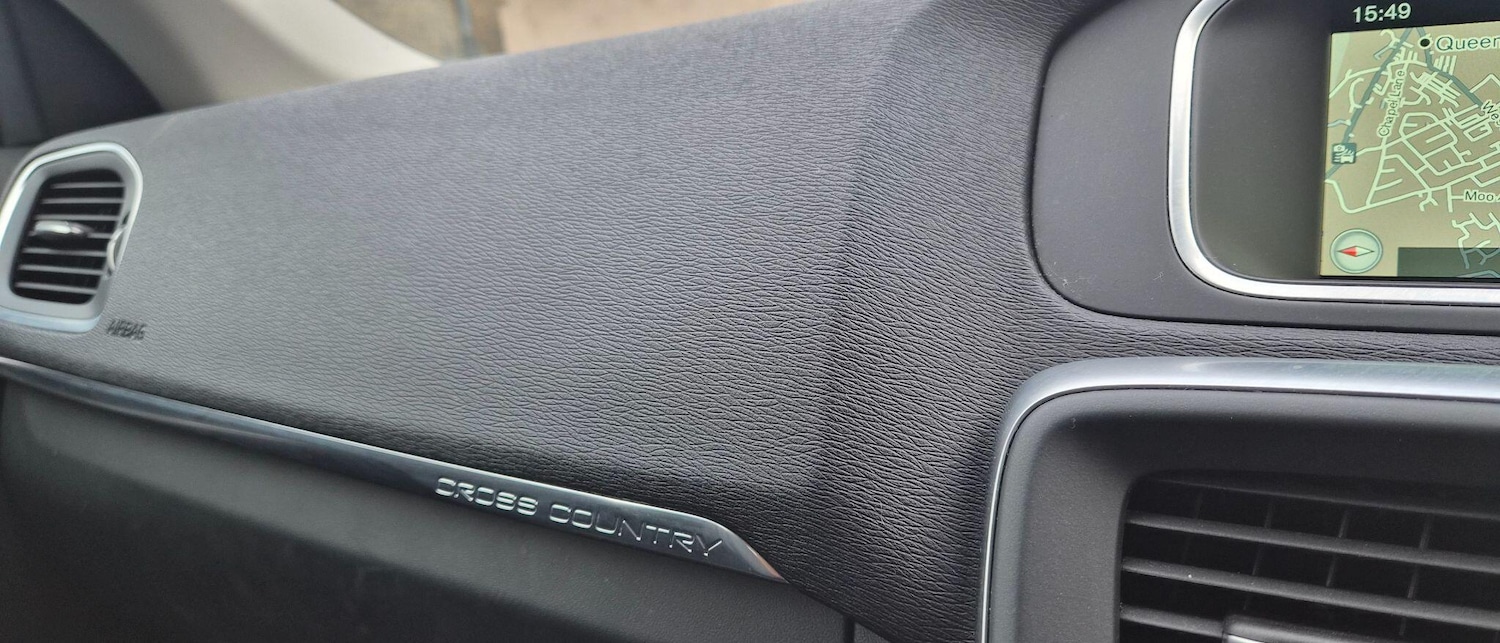 Used Volvo V40 Cross Country 2015 for sale - 76433237: Photo 35