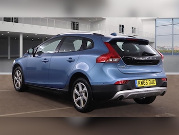Used Volvo V40 Cross Country 2015 for sale - 76433237: Photo