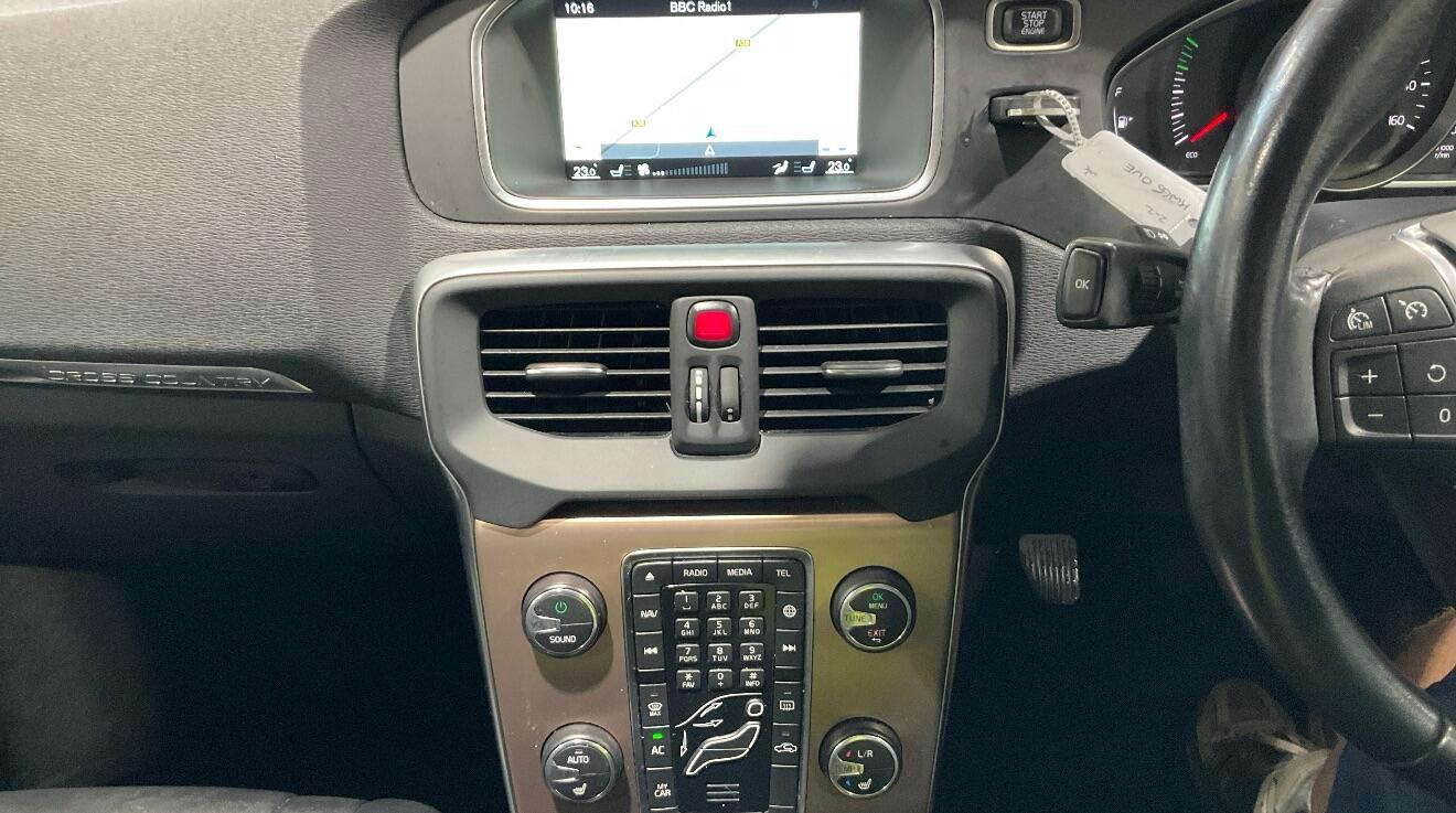 Used Volvo V40 Cross Country 2015 for sale - 76433237: Photo 7