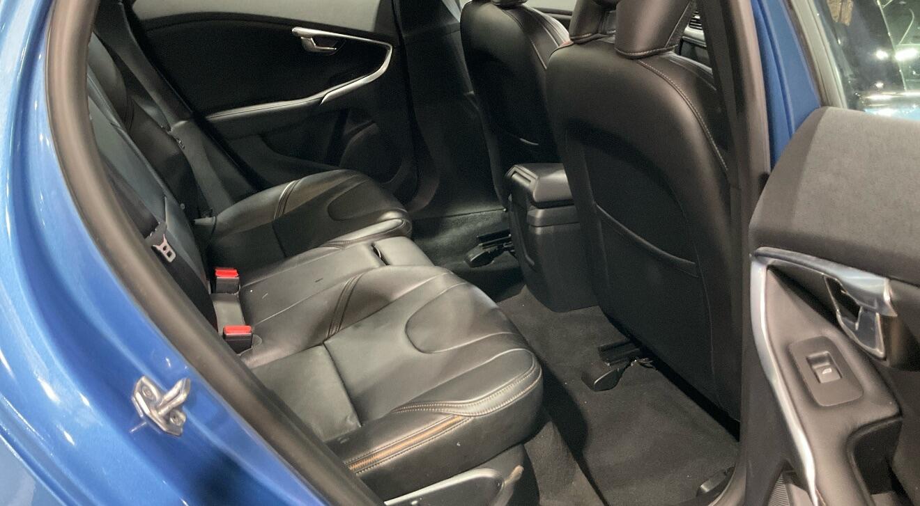 Used Volvo V40 Cross Country 2015 for sale - 76433237: Photo 9