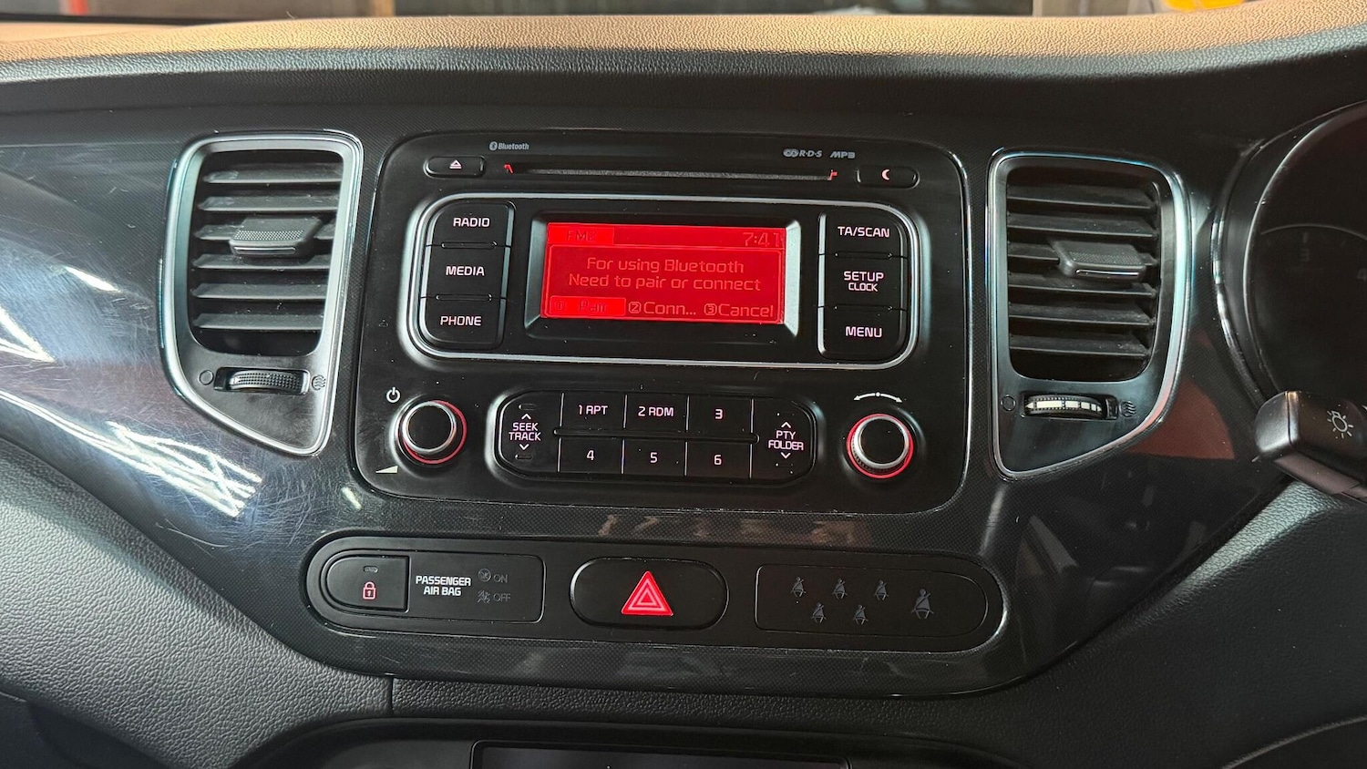 Used Kia Carens 2013 for sale - 77156423: Photo 18