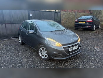 Used Peugeot 208 2015 for sale - 77646644: Photo