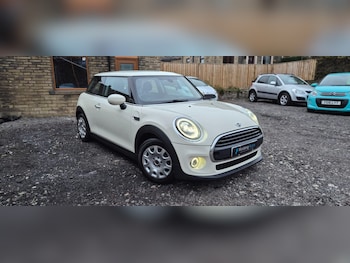 Used MINI Hatch 2019 for sale - 76121273: Photo