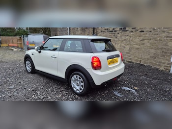 Used MINI Hatch 2019 for sale - 76121273: Photo