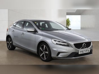 Used Volvo V40 2016 for sale - 79475450: Photo