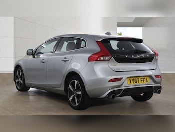 Used Volvo V40 2016 for sale - 79475450: Photo