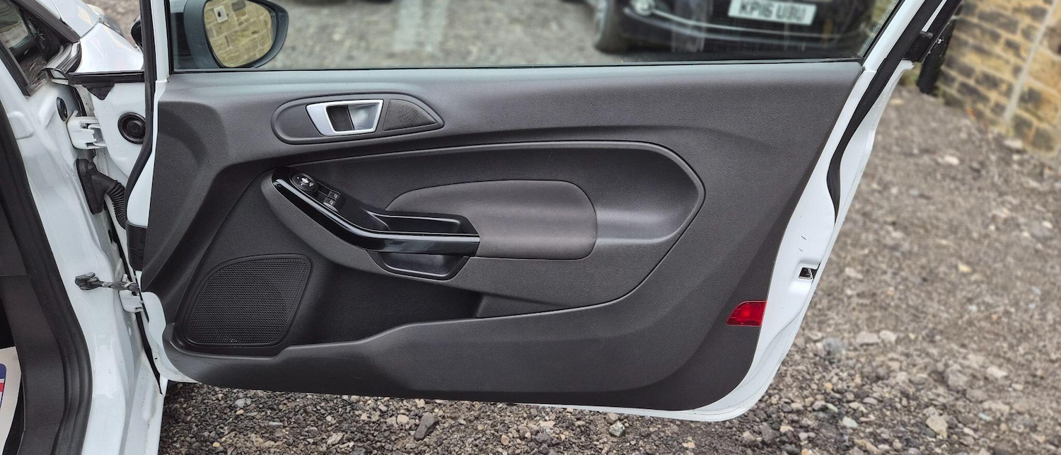 Used Ford Fiesta 2014 for sale - 76247245: Photo 25