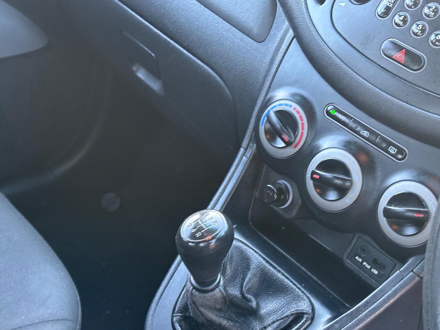 Used Hyundai i10 2012 for sale - 77075313: Photo 15