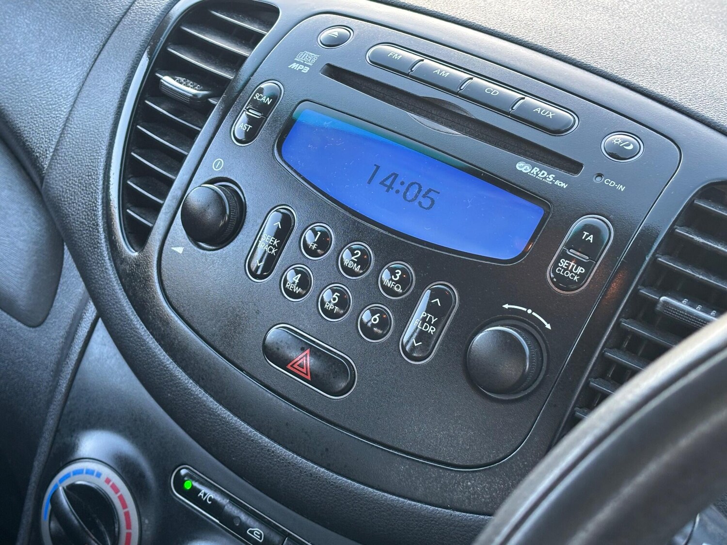 Used Hyundai i10 2012 for sale - 77075313: Photo 16