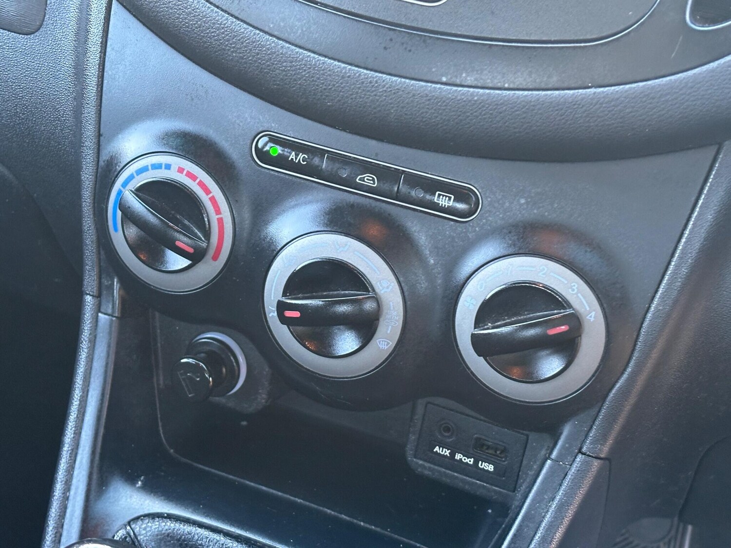 Used Hyundai i10 2012 for sale - 77075313: Photo 28