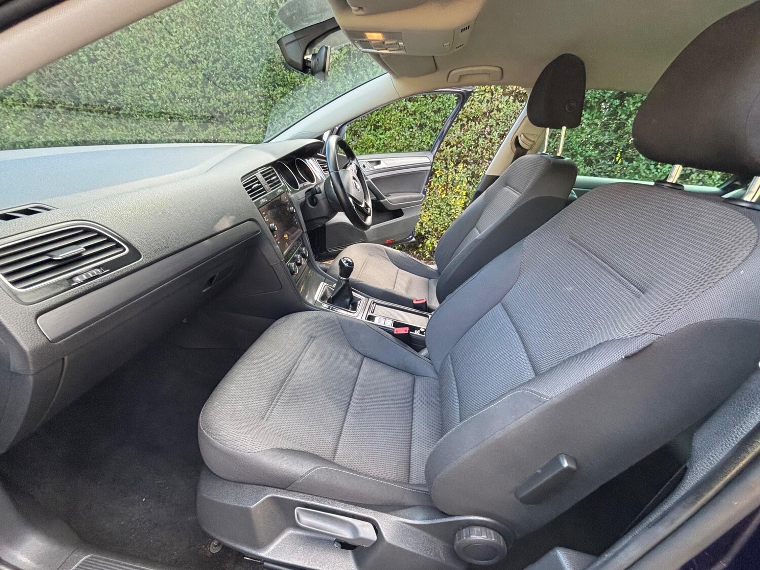 Used Volkswagen Golf 2019 for sale - 77075331: Photo 33