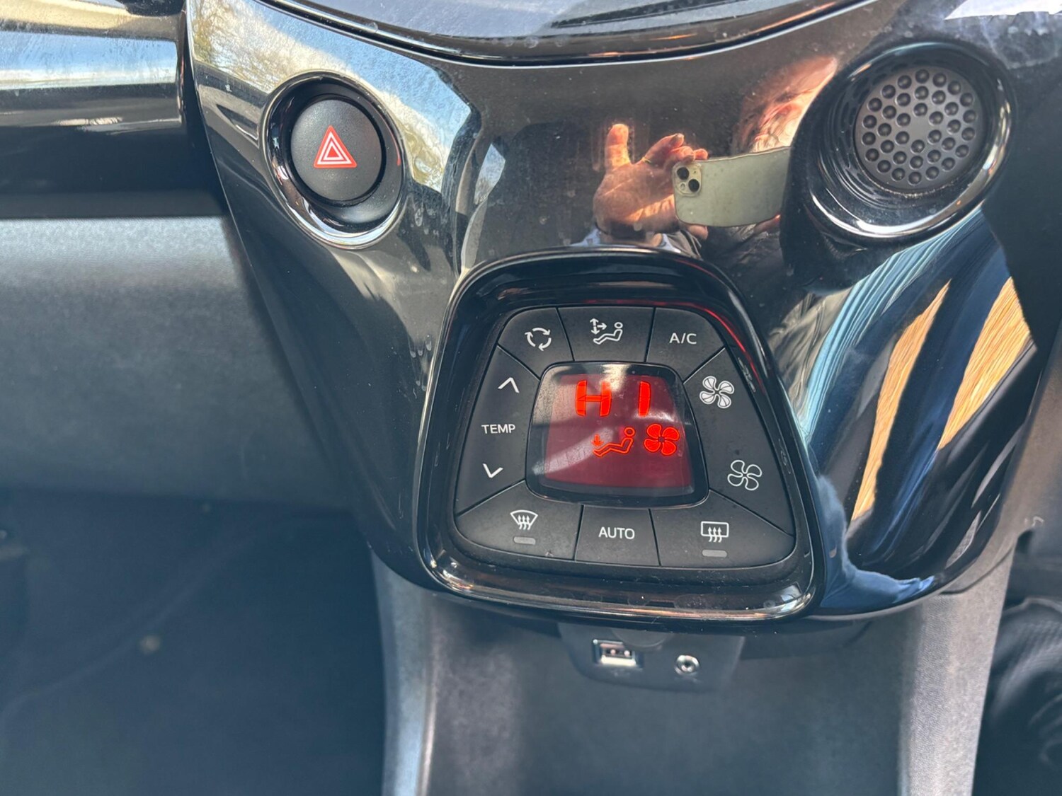 Used Toyota AYGO 2018 for sale - 77075330: Photo 41