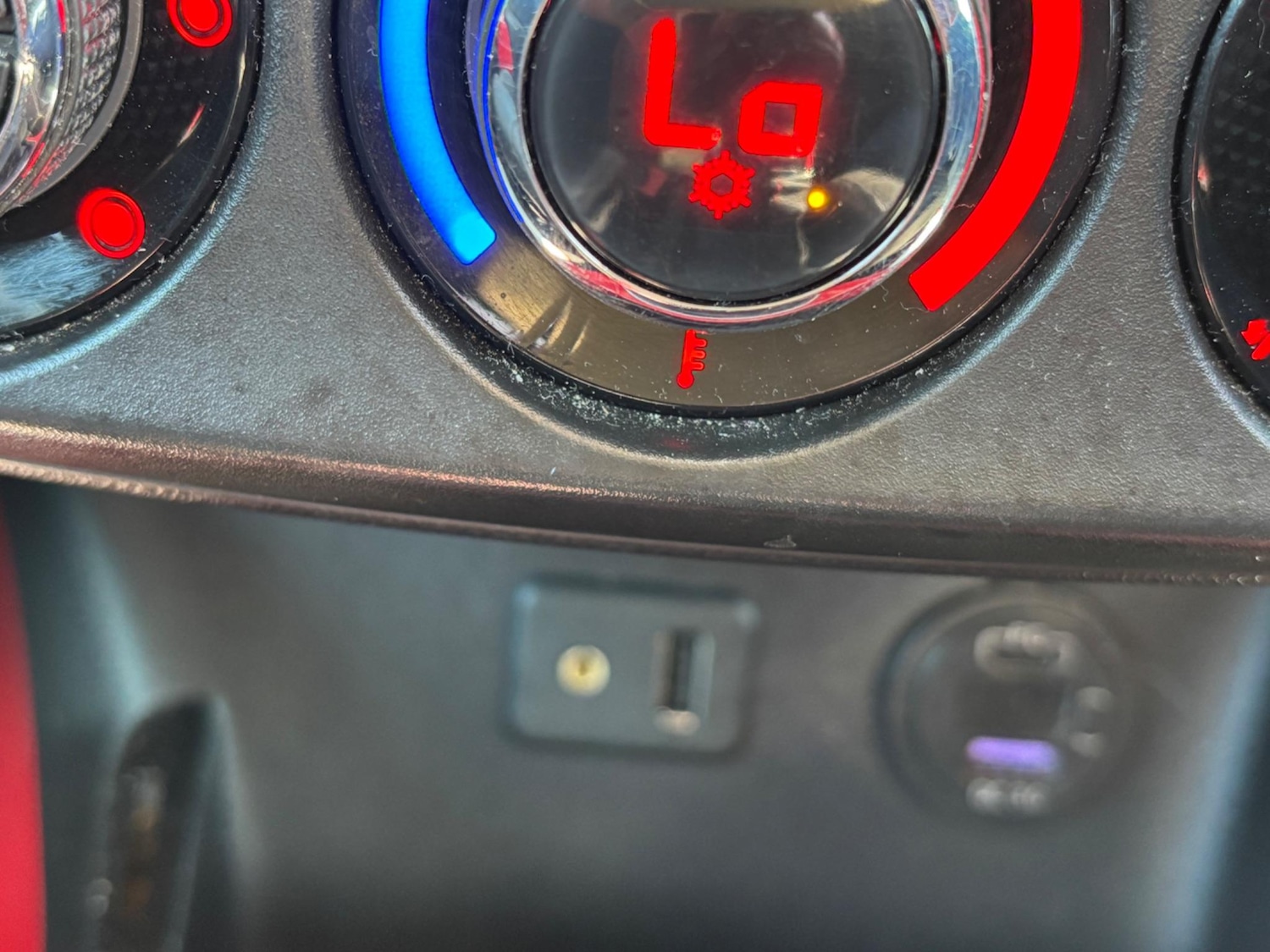 Used Vauxhall ADAM 2014 for sale - 77075328: Photo 36