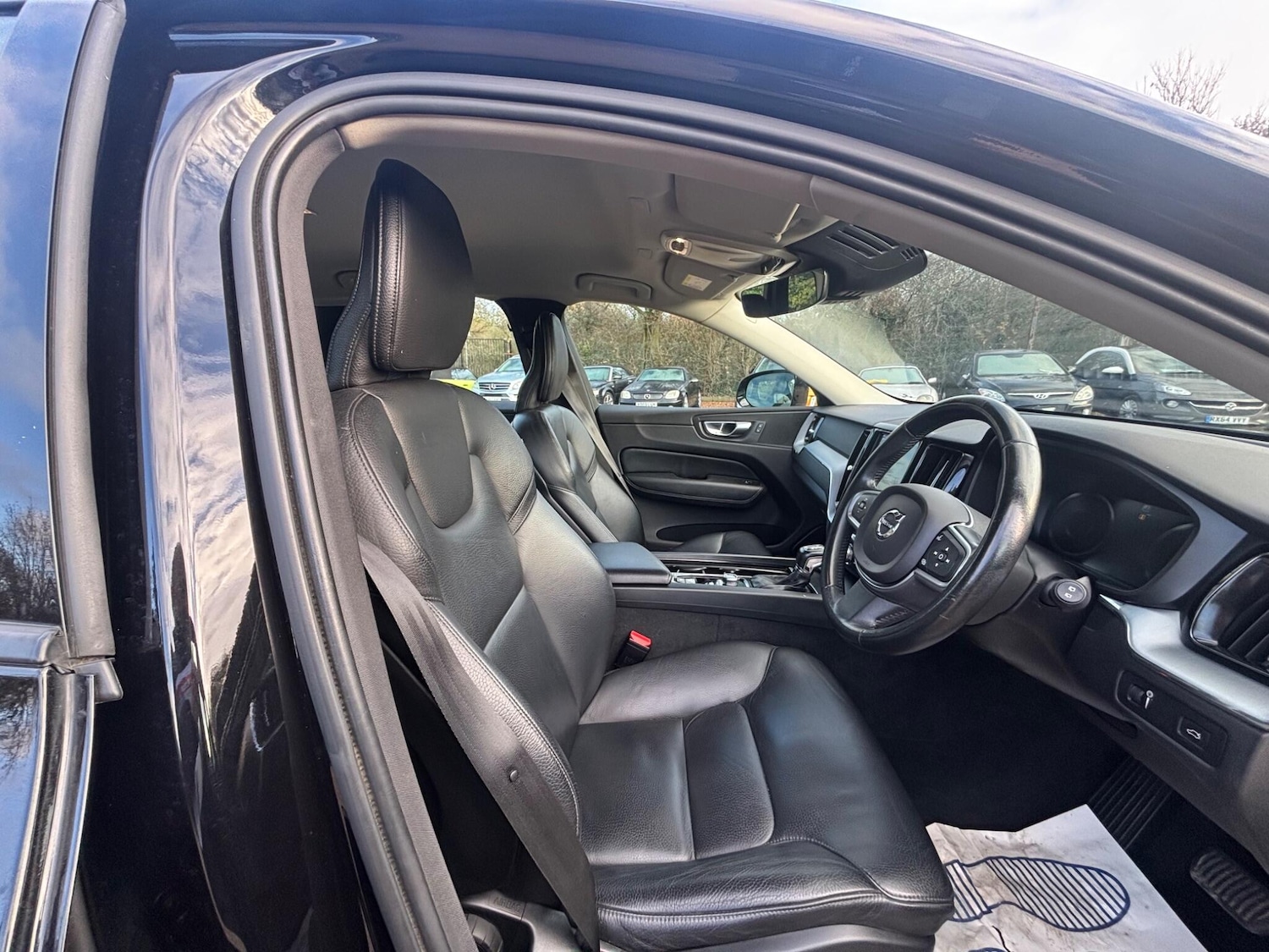 Used Volvo XC60 2018 for sale - 77075314: Photo 11