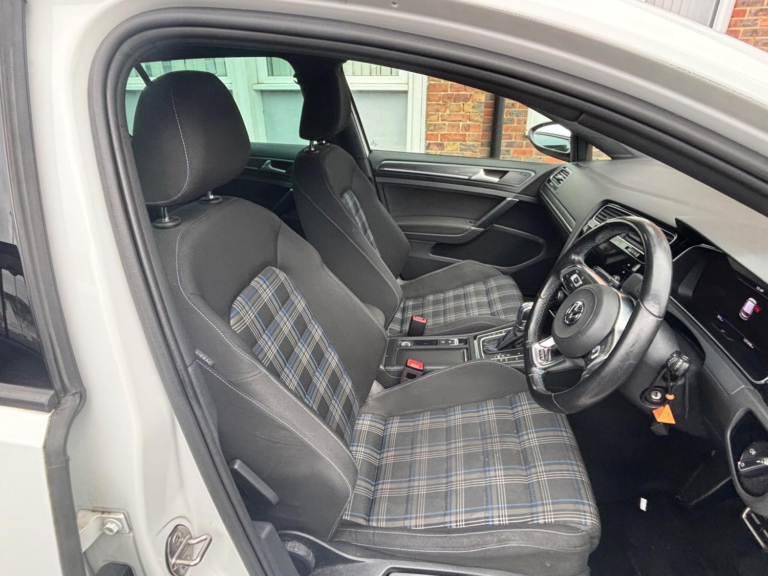 Used Volkswagen Golf 2017 for sale - 77320649: Photo 14