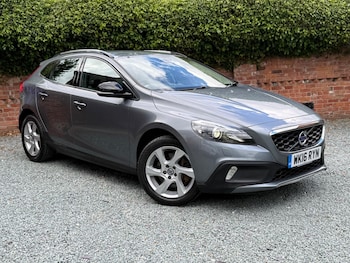 Used Volvo V40 Cross Country 2016 for sale - 78892305: Photo