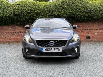 Used Volvo V40 Cross Country 2016 for sale - 78892305: Photo