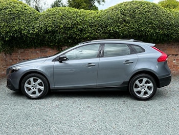 Used Volvo V40 Cross Country 2016 for sale - 78892305: Photo