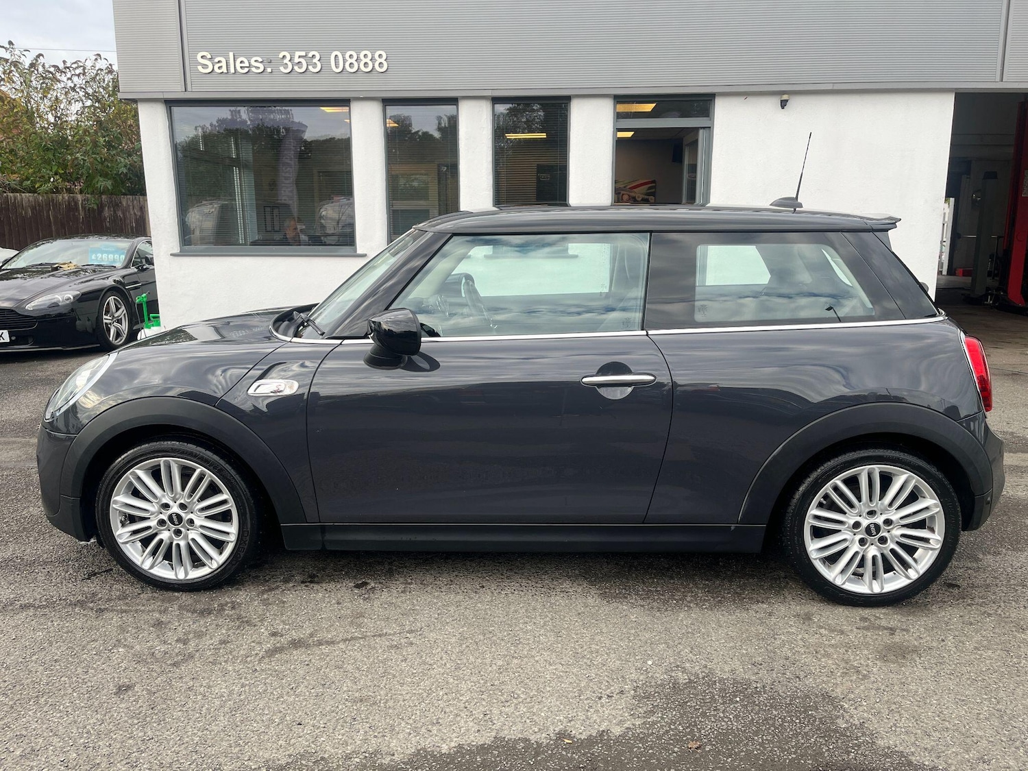 Used MINI Hatch 2019 for sale - 78034676: Photo 2