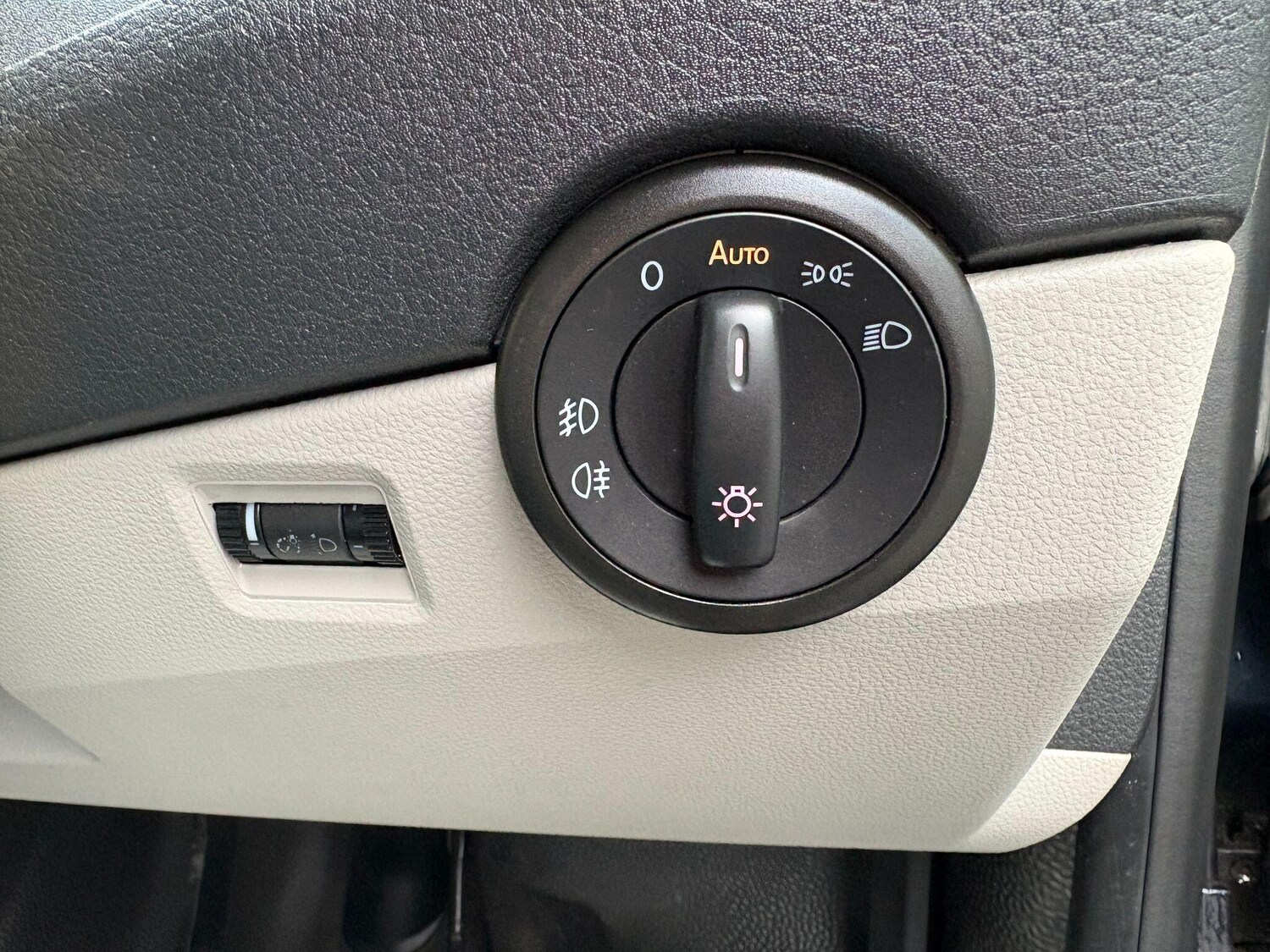 Used Volkswagen Transporter for sale - 77742642: Photo 25