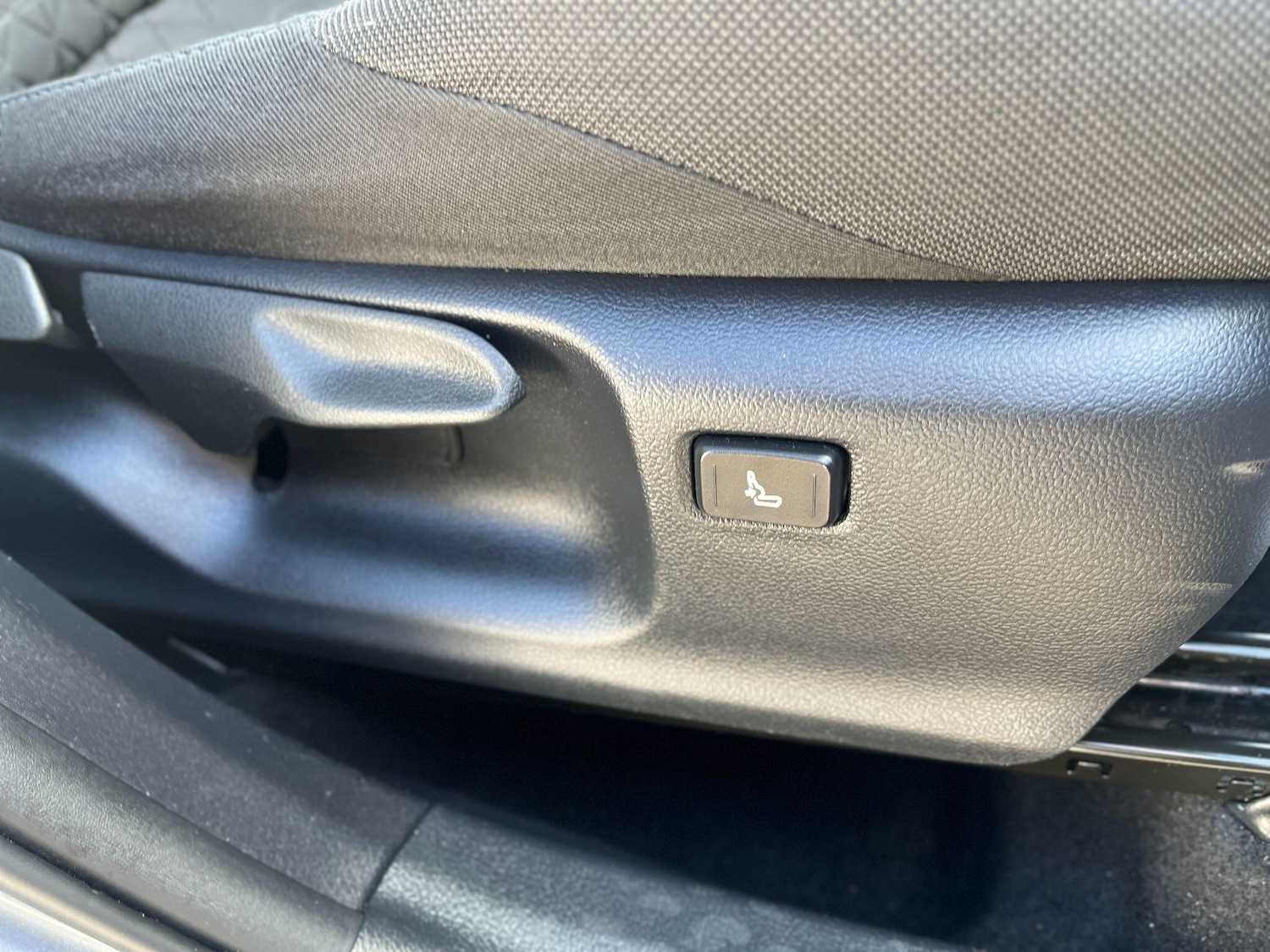 Used Toyota C-HR 2020 for sale - 78034685: Photo 26