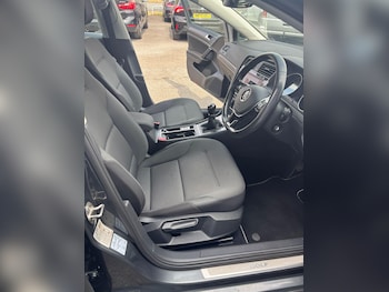Used Volkswagen Golf 2019 for sale - 79224090: Photo
