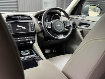 Used Jaguar F-Pace 2018 for sale - 79236549: Photo