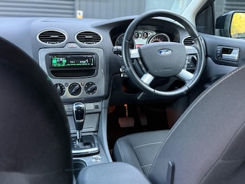 Used Ford Focus 2010 for sale - 79348728: Photo