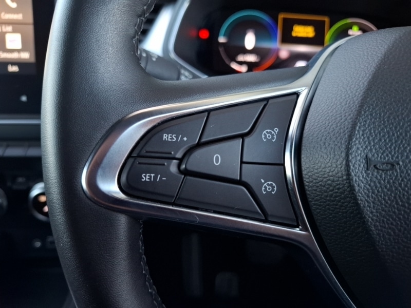 Used Renault Captur 2023 for sale - 76795336: Photo 17