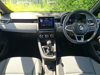 Used Renault Clio 2024 for sale - 78916351: Photo