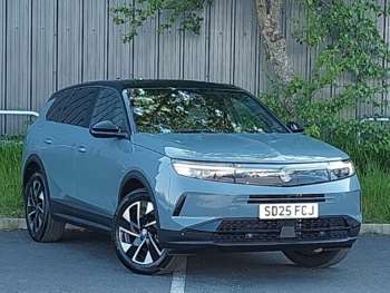 2025 - 1.2 Hybrid [136] Ultimate 5dr e-DCT6 [Pan Roof]