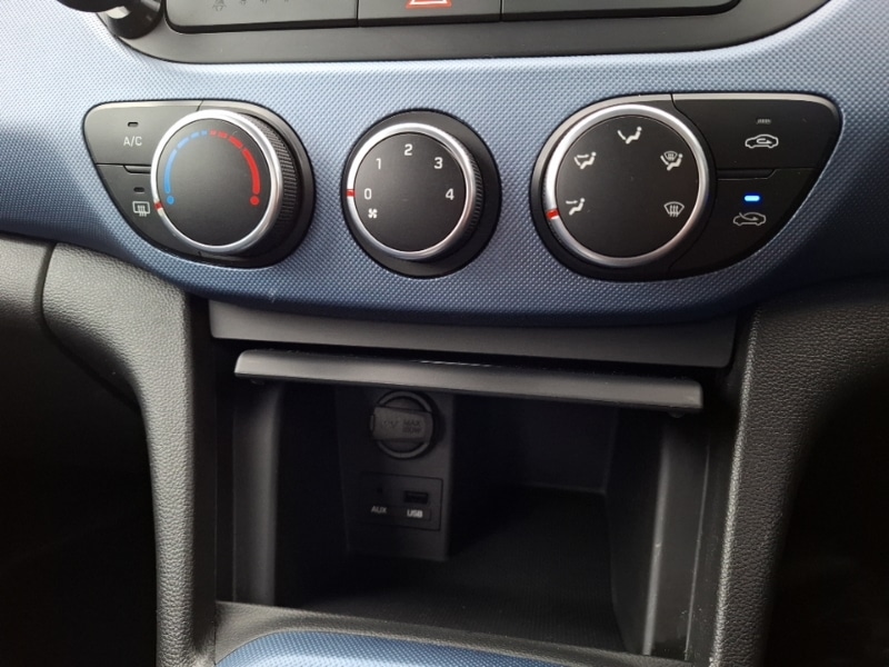 Used Hyundai i10 2014 for sale - 77433105: Photo 11