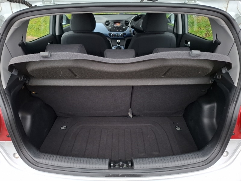 Used Hyundai i10 2014 for sale - 77433105: Photo 8