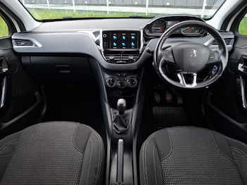 Used Peugeot 208 2018 for sale - 77816290: Photo